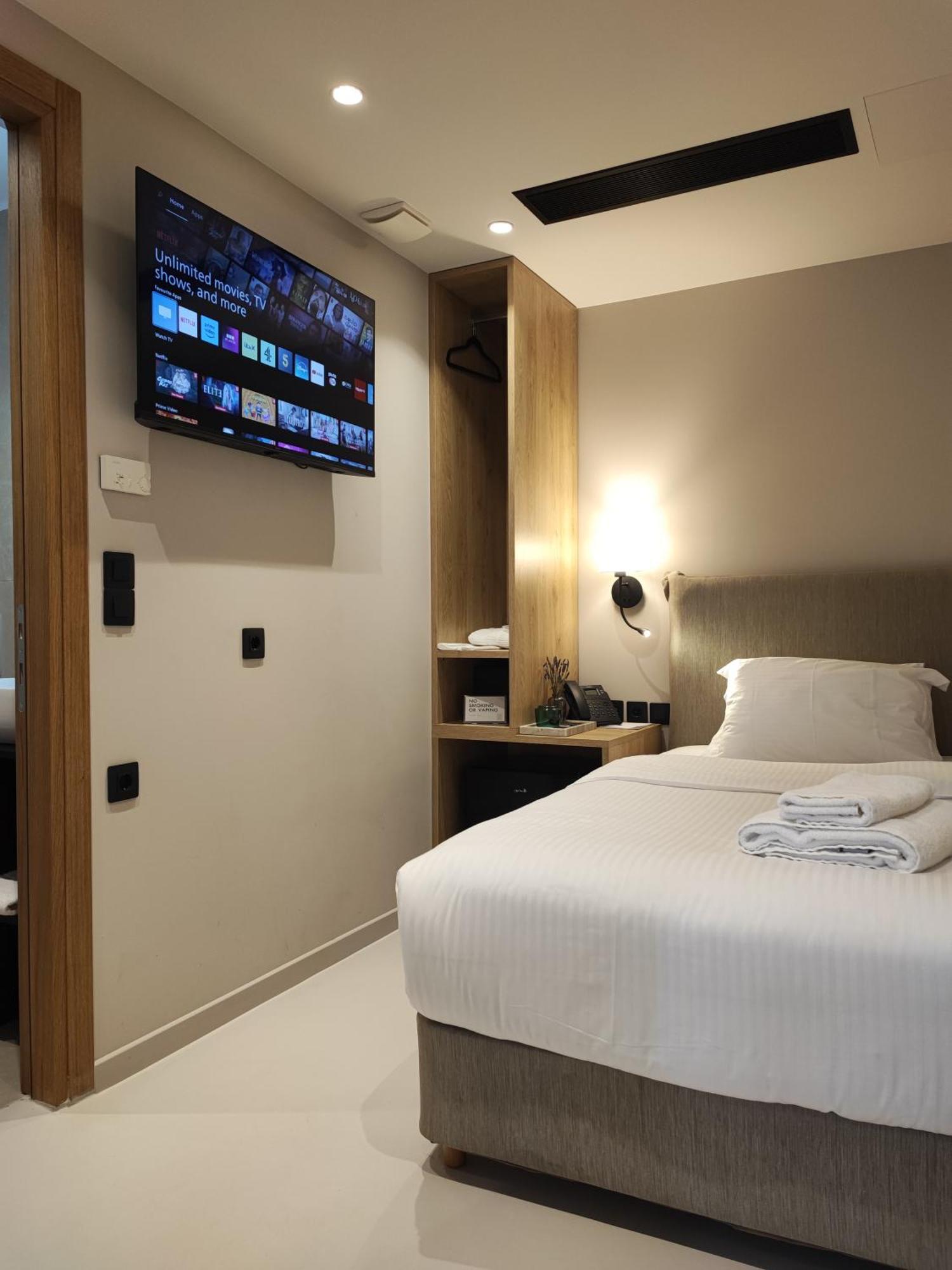 Regal Mitropoleos 4*